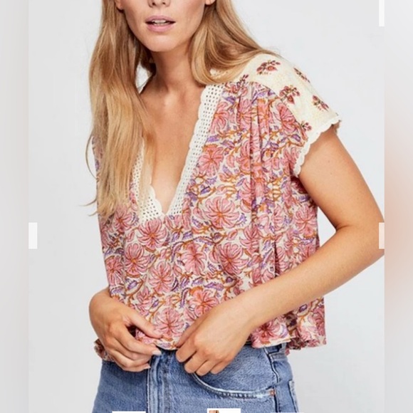 Free People Tops - Free People Leilani Top ~ Floral Cream & Pink